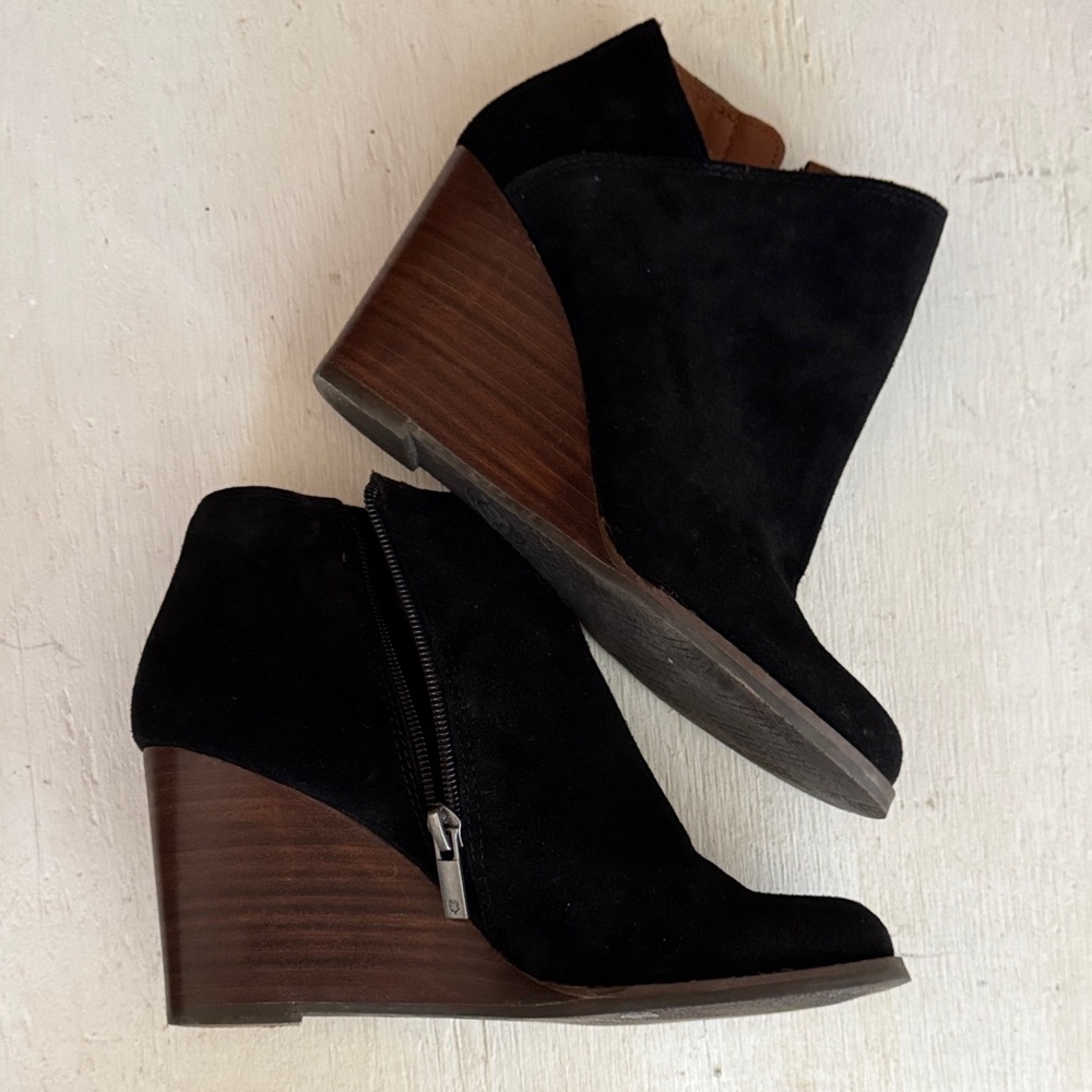 Lucky Brand Black Suede Upper Ankle Booties - Picture 5 of 9